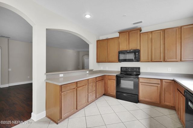 4480 DEERWOOD LAKE Parkway, 121, Jacksonville, FL 32216
