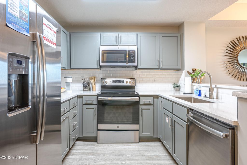 Image 14 of property listing at 15928 Front Beach Road 31211, Panama City Beach, FL 32413