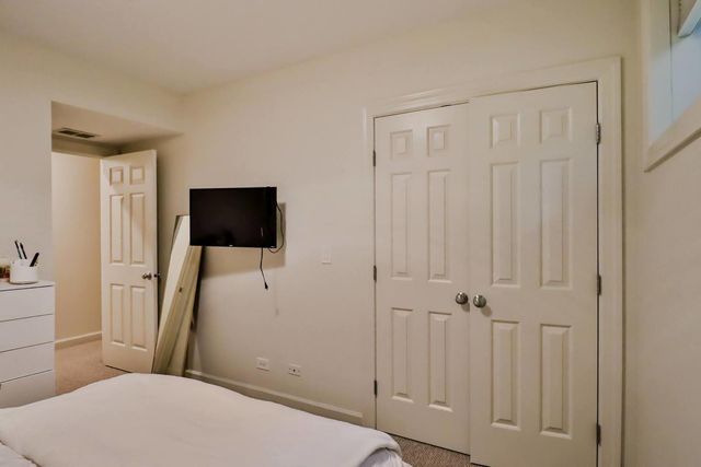 1109 W CORNELIA Avenue 1W, Chicago, IL 60657