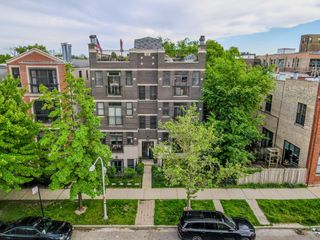 1109 W CORNELIA Avenue 1W, Chicago, IL 60657
