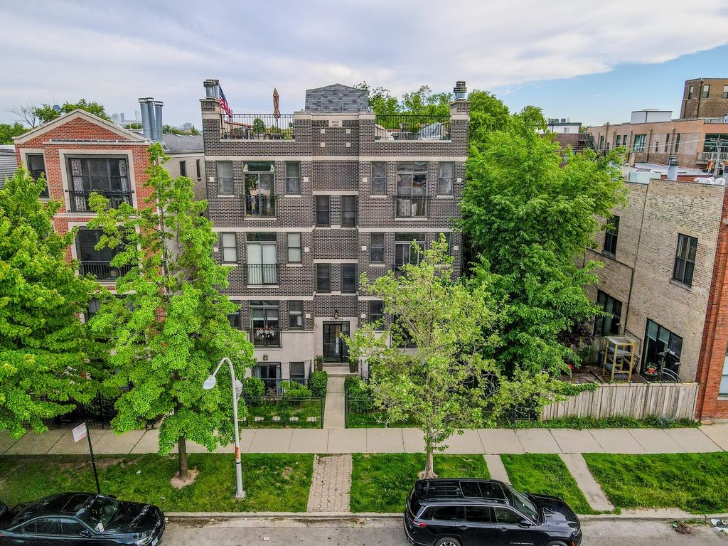 1109 W CORNELIA Avenue 1W, Chicago, IL 60657