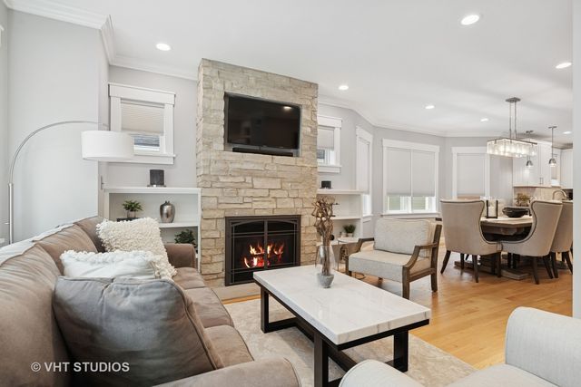 6848 N Oriole Avenue, Chicago, IL 60631