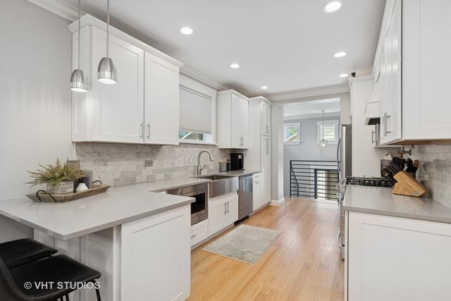 6848 N Oriole Avenue, Chicago, IL 60631