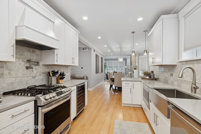 6848 N Oriole Avenue, Chicago, IL 60631