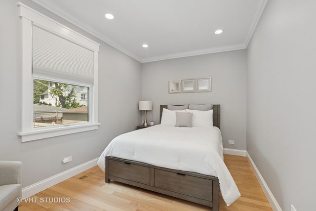6848 N Oriole Avenue, Chicago, IL 60631