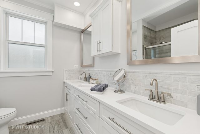 6848 N Oriole Avenue, Chicago, IL 60631