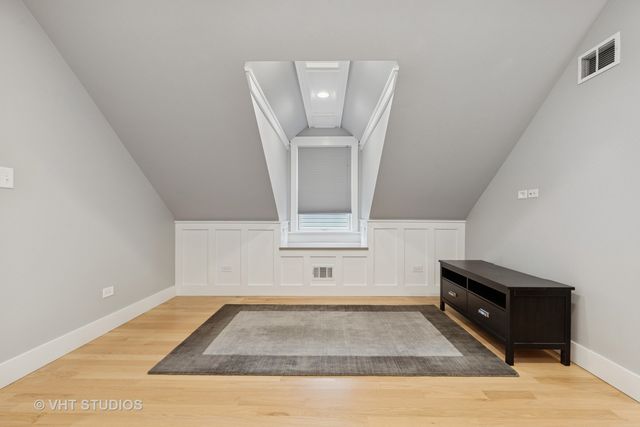 6848 N Oriole Avenue, Chicago, IL 60631