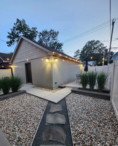6848 N Oriole Avenue, Chicago, IL 60631