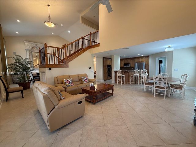 3279 Huntington, Weston, FL 33332