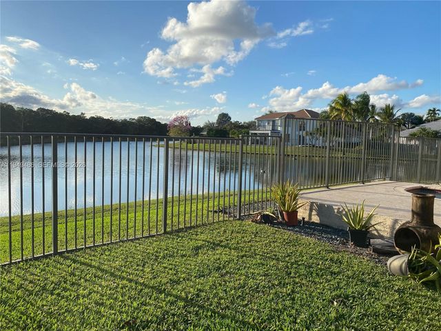3279 Huntington, Weston, FL 33332