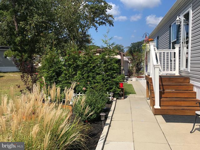 19 OTTER PL, Whiting, NJ 08759