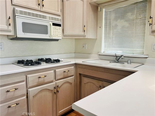 1295 S Cawston Ave 47, Hemet, CA 92545