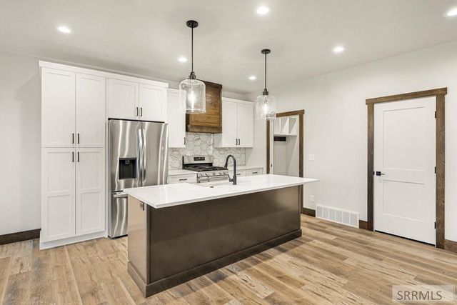 288 E 5th S, Sugar City, ID 83448