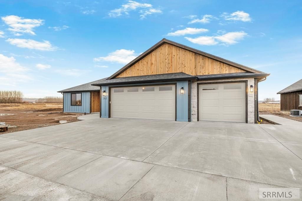 Image 13 of property listing at 288 E 5th S, Sugar City, ID 83448