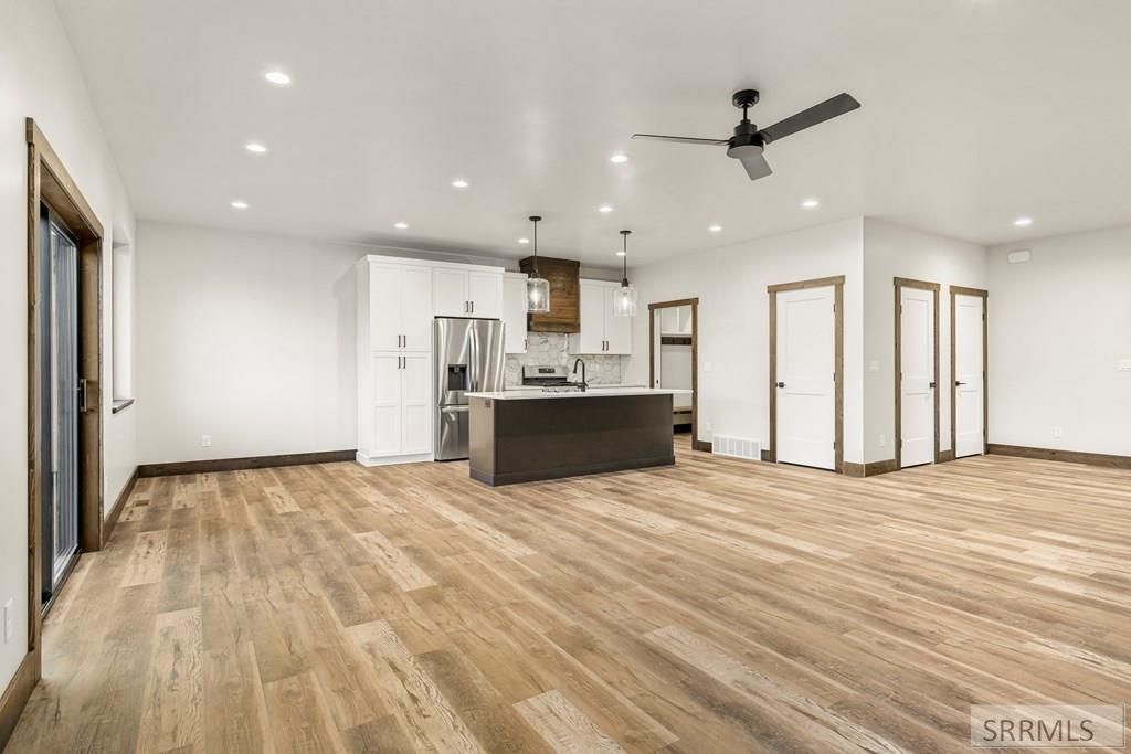 Image 17 of property listing at 288 E 5th S, Sugar City, ID 83448