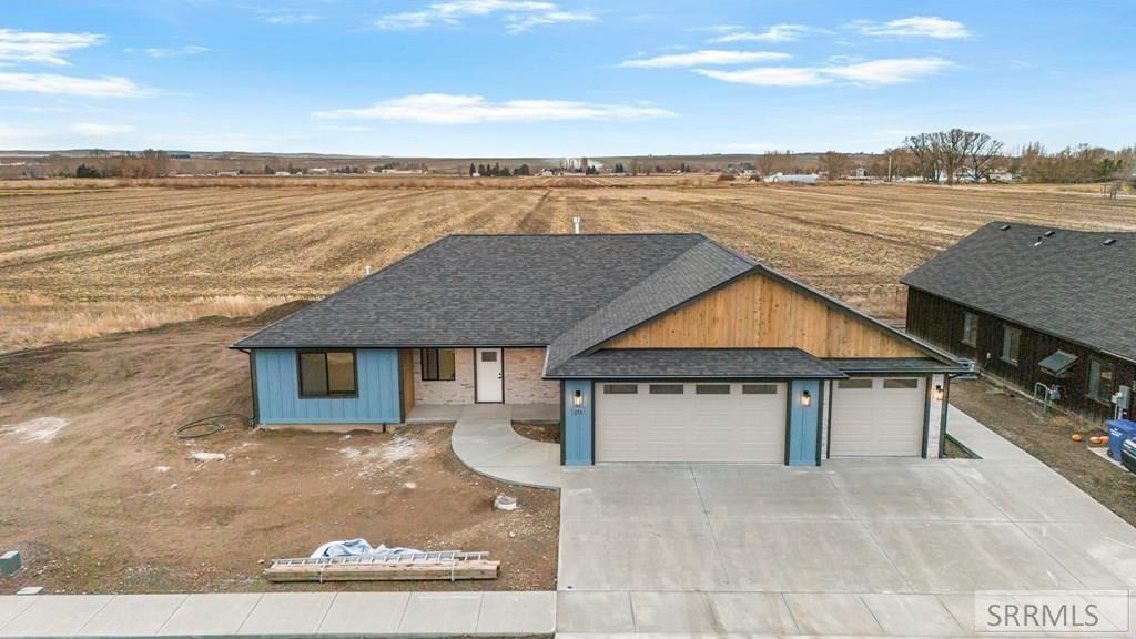 Image 3 of property listing at 288 E 5th S, Sugar City, ID 83448