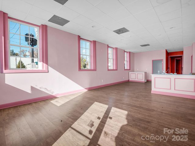 101 E FIRST Street, Lowell, NC 28098