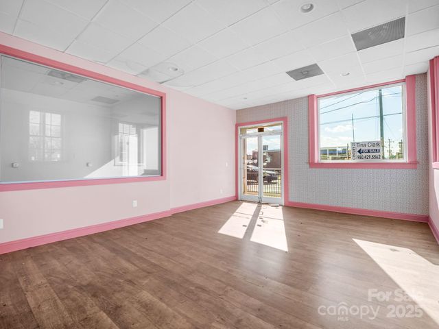 101 E FIRST Street, Lowell, NC 28098