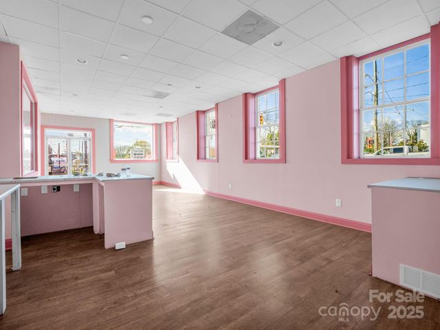 101 E FIRST Street, Lowell, NC 28098