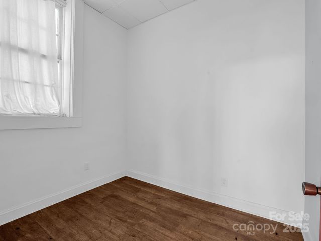 101 E FIRST Street, Lowell, NC 28098