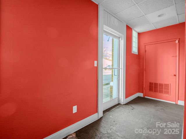 101 E FIRST Street, Lowell, NC 28098