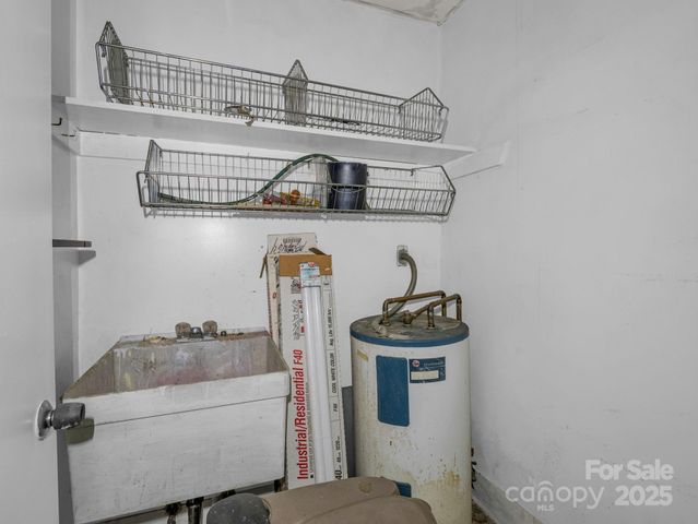 101 E FIRST Street, Lowell, NC 28098