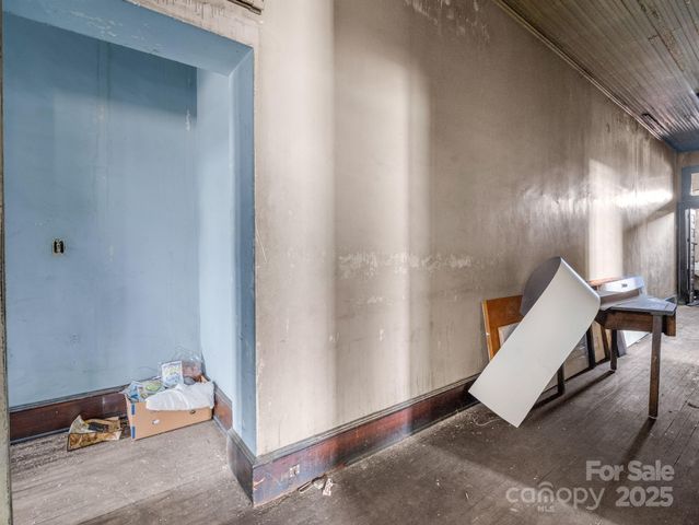 101 E FIRST Street, Lowell, NC 28098