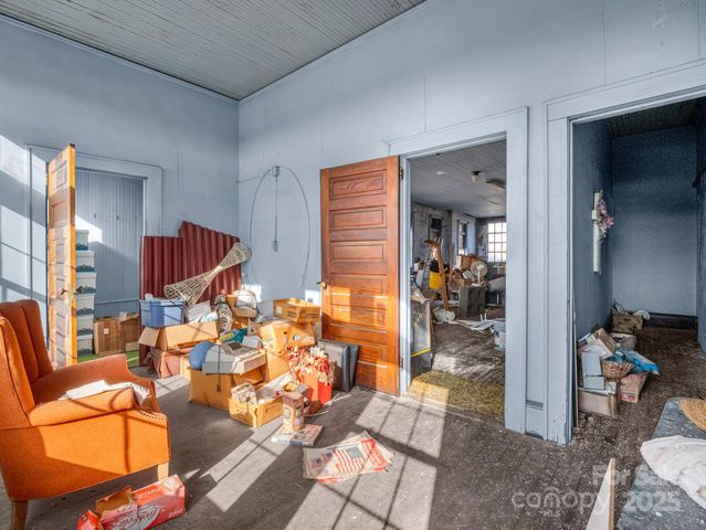 101 E FIRST Street, Lowell, NC 28098