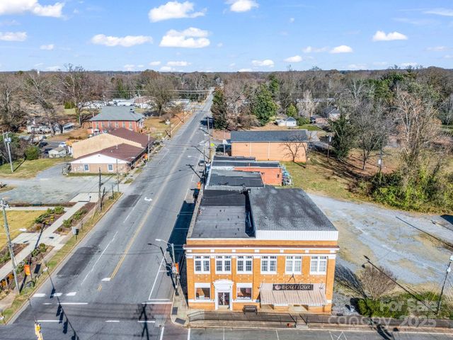 101 E FIRST Street, Lowell, NC 28098