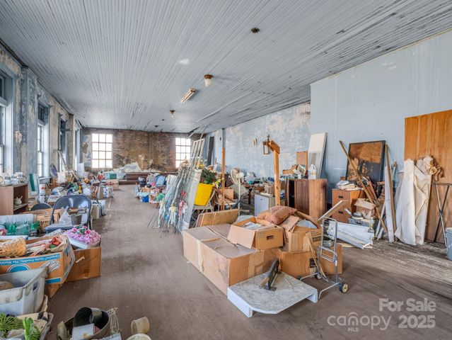 101 E FIRST Street, Lowell, NC 28098