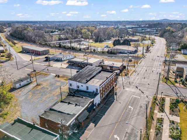 101 E FIRST Street, Lowell, NC 28098