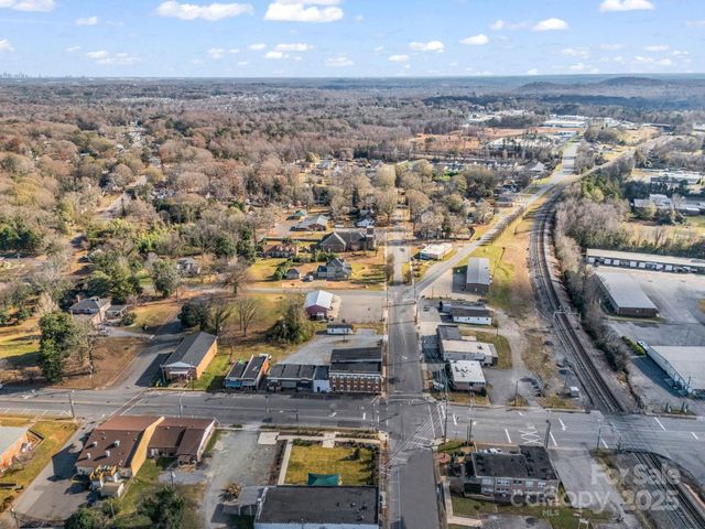 101 E FIRST Street, Lowell, NC 28098