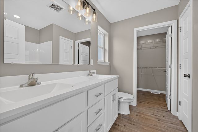 4215 English Glen Avenue, Marion, IA 52302