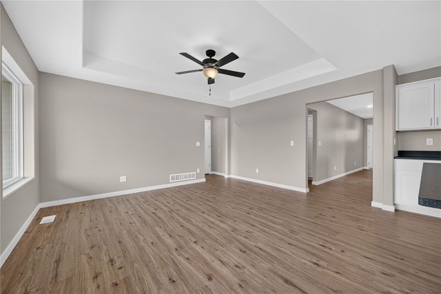 4215 English Glen Avenue, Marion, IA 52302