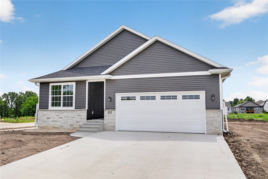 4215 English Glen Avenue, Marion, IA 52302