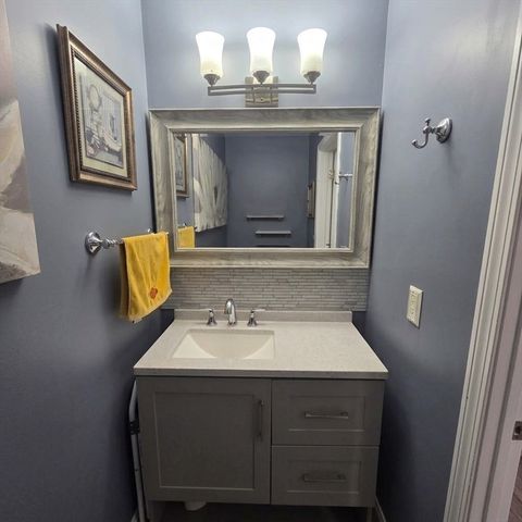 11 Fay, Worcester, MA 01604