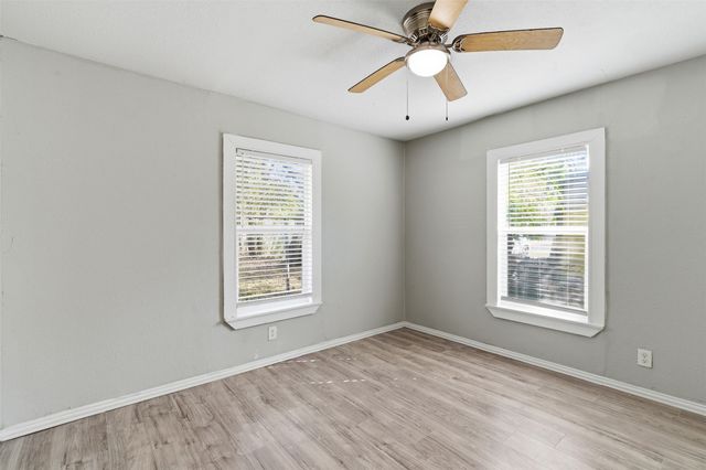 405 N Carr Avenue, Sherman, TX 75090