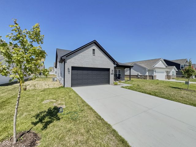 1374 Saguaro Way, Greenwood, IN 46143