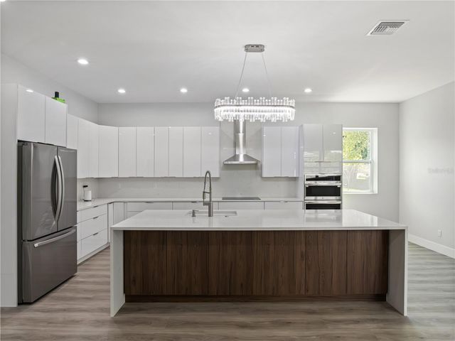 1190 W LAKESHORE DRIVE, Clermont, FL 34711