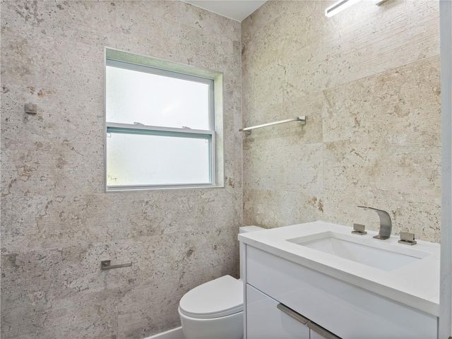 1190 W LAKESHORE DRIVE, Clermont, FL 34711