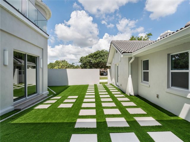 1190 W LAKESHORE DRIVE, Clermont, FL 34711