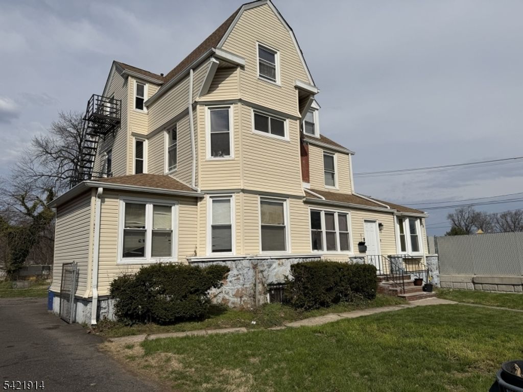 479 Prospect St, East Orange City, NJ 07017