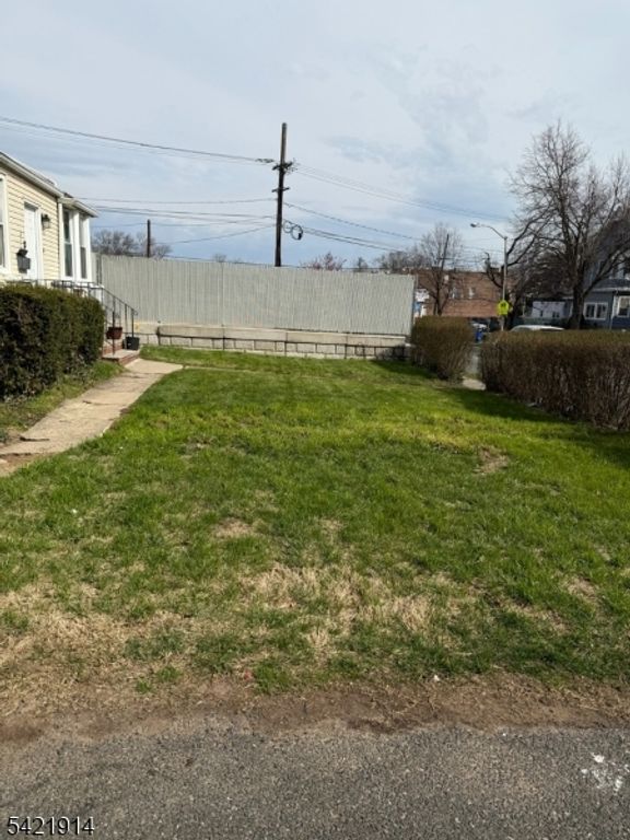 479 Prospect St, East Orange City, NJ 07017 — photo 2