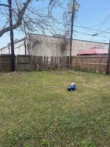 8510 Shiloh Drive, Texas City, TX 77591