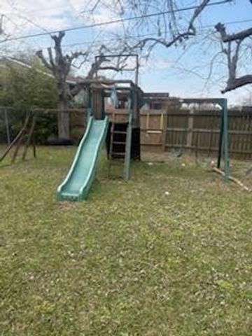 8510 Shiloh Drive, Texas City, TX 77591