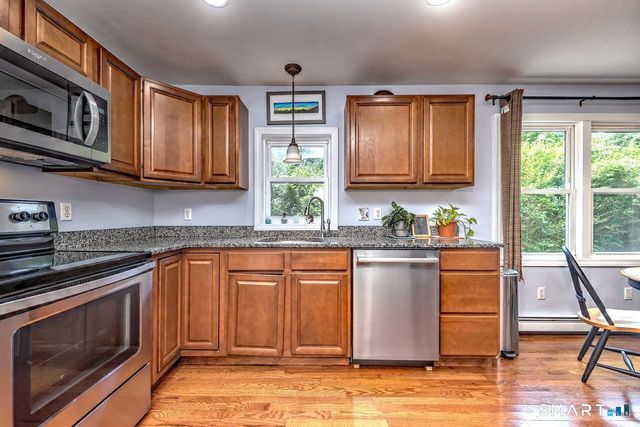 20 Highland Avenue, Woodbridge, CT 06525