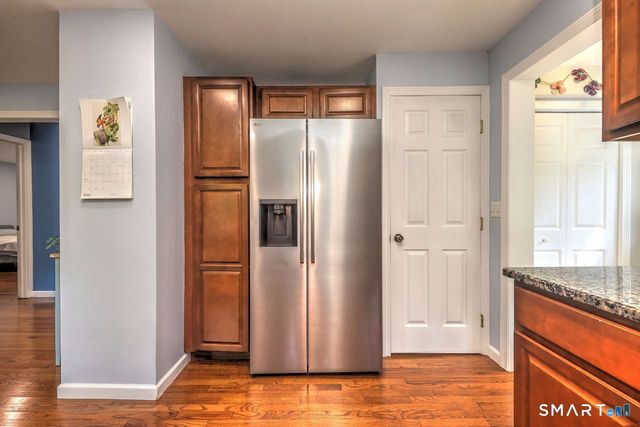 20 Highland Avenue, Woodbridge, CT 06525