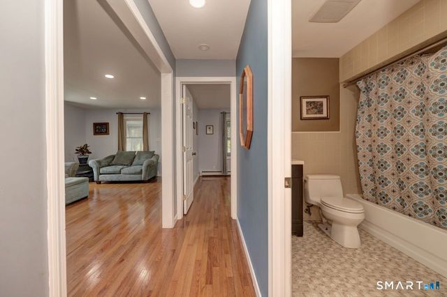 20 Highland Avenue, Woodbridge, CT 06525
