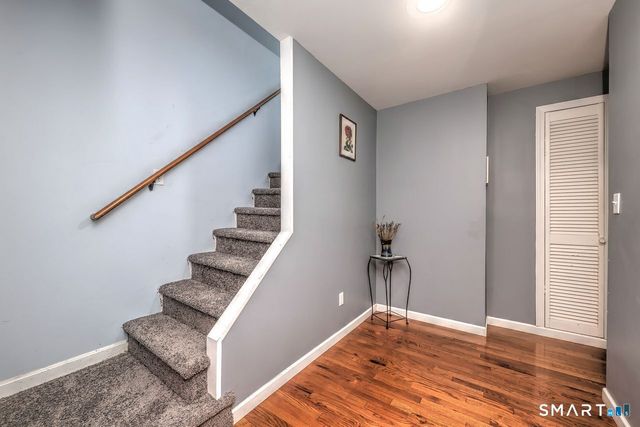 20 Highland Avenue, Woodbridge, CT 06525
