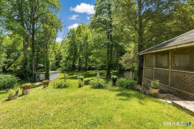 20 Highland Avenue, Woodbridge, CT 06525